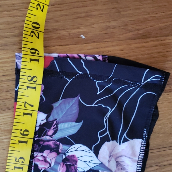 bebe Sport Compression Capri Length Athletic Pants Women's Size Small - Picture 9 of 11